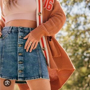 Aerie Button Front Denim Skirt. NWOT. Size M.